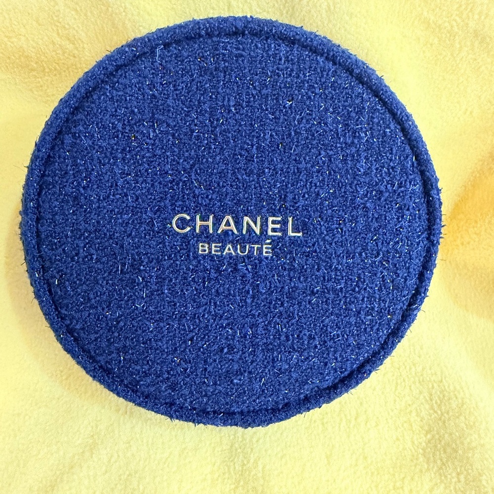 Chanel Beauté Blue with Gold accent Round Makeup Skincare Case New without Tag